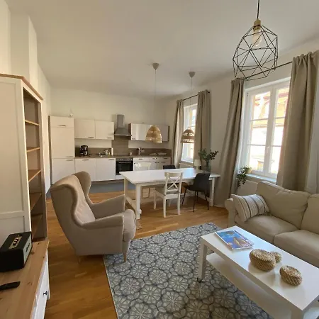 In Bayreuths Schoenster Strasse Appartement *